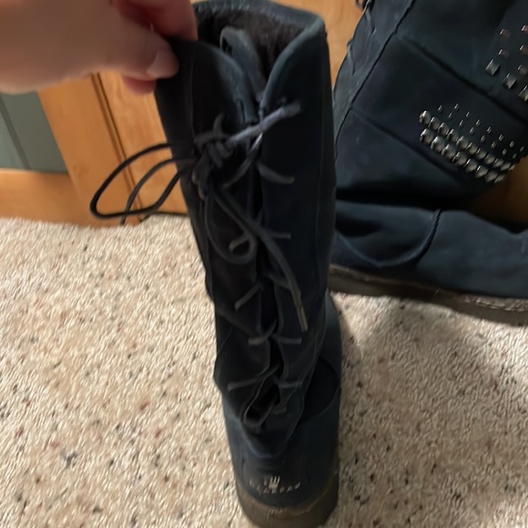 Bearpaw navy blue boots. - Picture 3 of 7